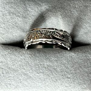 Charles and Colvard Floral eternity ring 14k white gold size 6